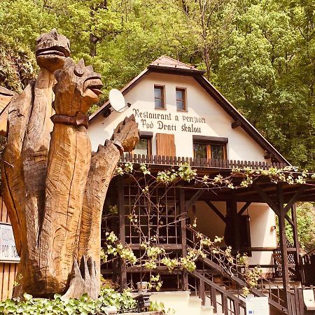 Restaurant A Penzion Pod Draci Skalou Karlštejn Εξωτερικό φωτογραφία