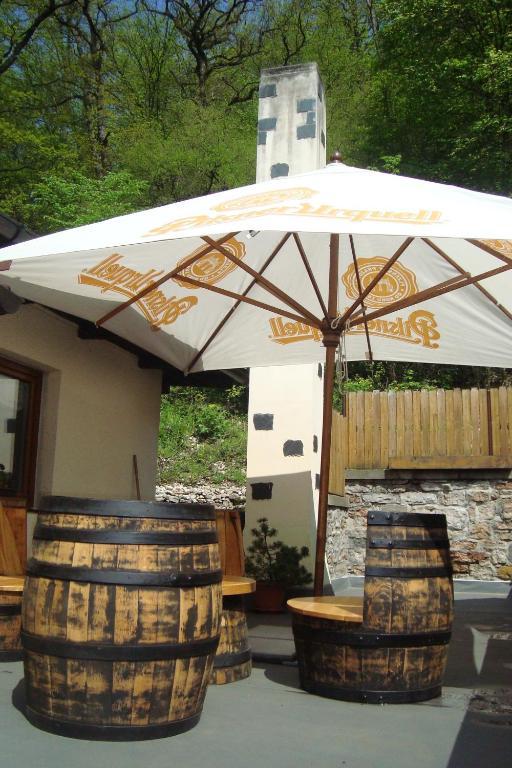 Restaurant A Penzion Pod Draci Skalou Karlštejn Δωμάτιο φωτογραφία